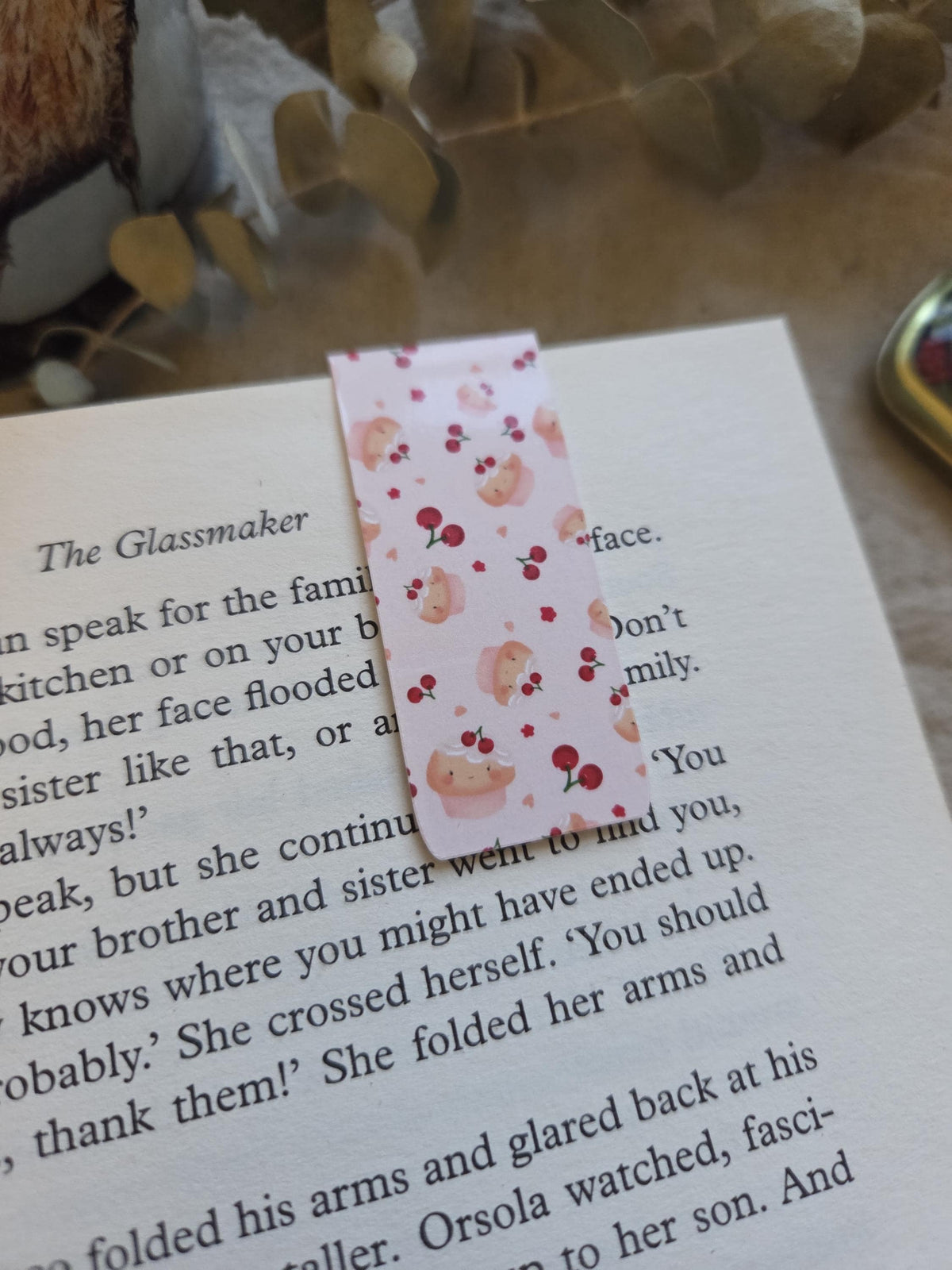 Kawaii Cupcake Magnetic Bookmark | Gift for Book Lover | bookish page marker